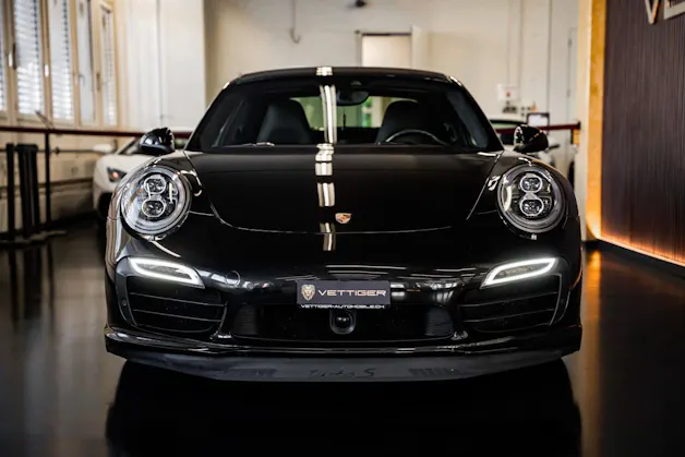 PORSCHE 911 Turbo S PDK