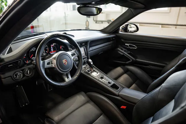 PORSCHE 911 Turbo S PDK