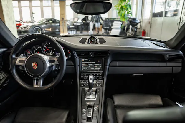 PORSCHE 911 Turbo S PDK