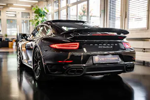 PORSCHE 911 Turbo S PDK