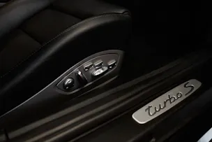 PORSCHE 911 Turbo S PDK