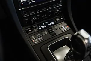 PORSCHE 911 Turbo S PDK