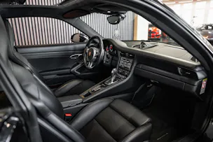 PORSCHE 911 Turbo S PDK