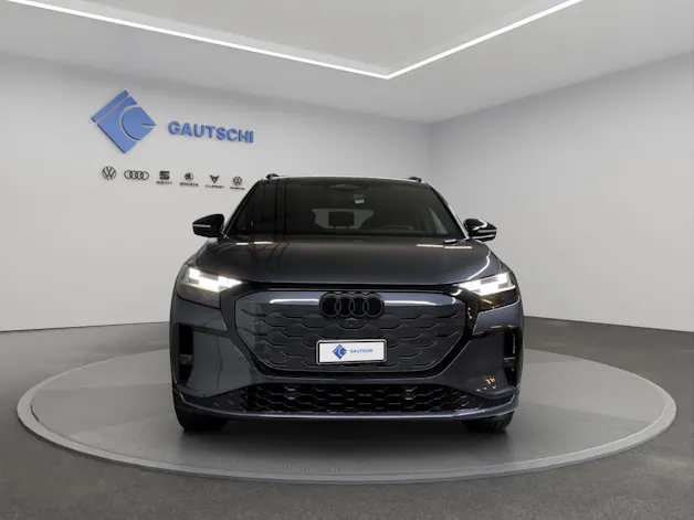 AUDI Q4 e-tron SUV quattro performance Swiss Ski