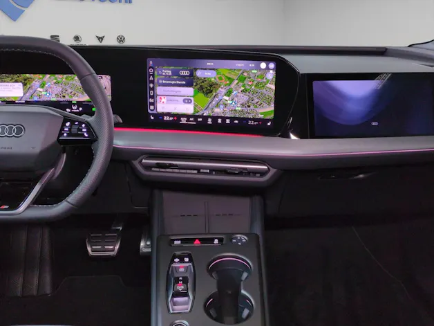 AUDI Q4 e-tron SUV quattro performance Swiss Ski