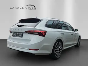 SKODA Octavia Combi 2.0 TDI DSG Style 4x4