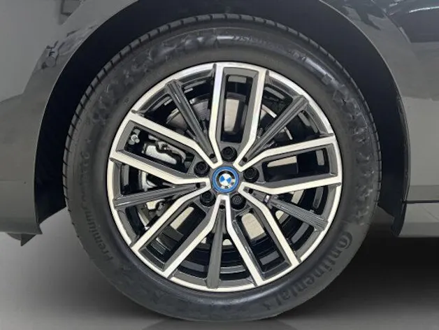 BMW 2er Reihe U06 Active Tourer 230e xDrive paddles