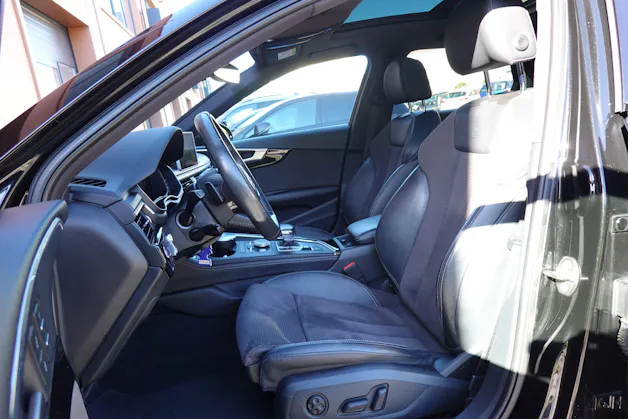 AUDI A4 Avant 2.0 TFSI quattro - "CH Auto * Toit Ouvrant * Cuir/Alcantara * Son Bang&Olufsen * Sièges Electriques Chauffants"