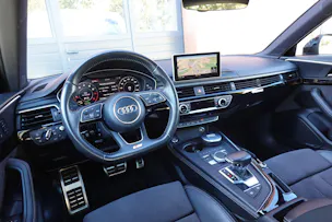 AUDI A4 Avant 2.0 TFSI quattro - "CH Auto * Toit Ouvrant * Cuir/Alcantara * Son Bang&Olufsen * Sièges Electriques Chauffants"