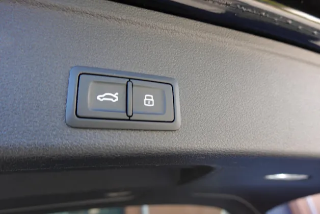 AUDI A4 Avant 2.0 TFSI quattro - "CH Auto * Toit Ouvrant * Cuir/Alcantara * Son Bang&Olufsen * Sièges Electriques Chauffants"