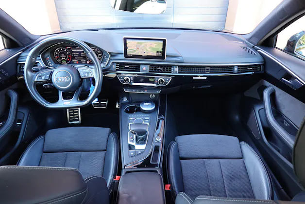 AUDI A4 Avant 2.0 TFSI quattro - "CH Auto * Toit Ouvrant * Cuir/Alcantara * Son Bang&Olufsen * Sièges Electriques Chauffants"