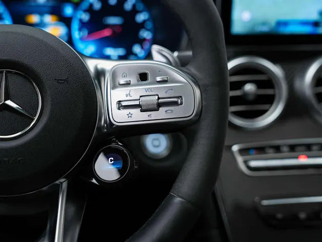MERCEDES-BENZ GLC 63 S AMG 4Matic 9G-Tronic *CH Fahrzeug*Panorama*Sitzbelüftung*Head Up*