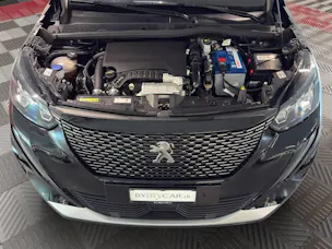 PEUGEOT 2008 1.2 PureTech Allure Pack EAT8