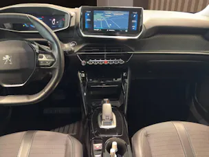 PEUGEOT 2008 1.2 PureTech Allure Pack EAT8