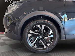 PEUGEOT 2008 1.2 PureTech Allure Pack EAT8