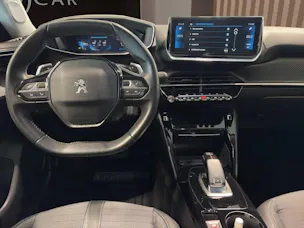 PEUGEOT 2008 1.2 PureTech Allure Pack EAT8