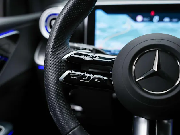MERCEDES-BENZ GLC 300 d 4Matic AMG Line 9G-Tronic *21" Felgen*Digital Light*AHK*