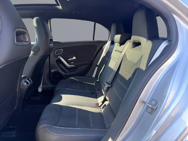 MERCEDES-BENZ A 250 AMG Line 4m
