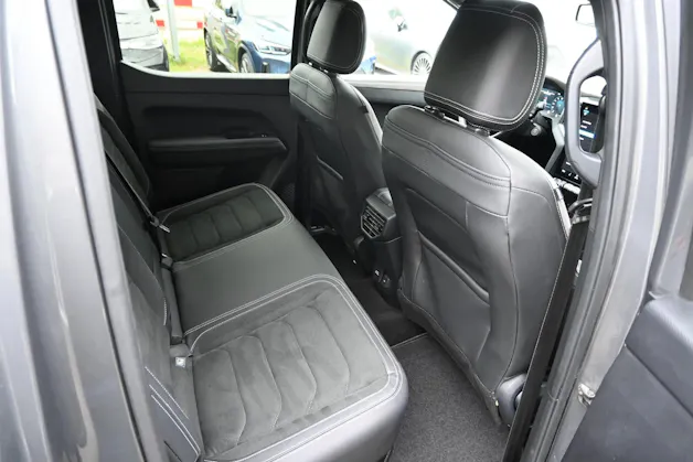 VW Amarok 3.0TDI V6 Style 4X4 240PS + AHK 3500kg + Werksgarantie bis 05.2030