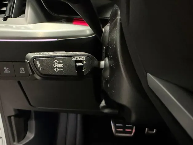 AUDI Q4 e-tron SUV quattro performance Attraction