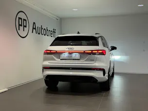 AUDI Q4 e-tron SUV quattro performance Attraction