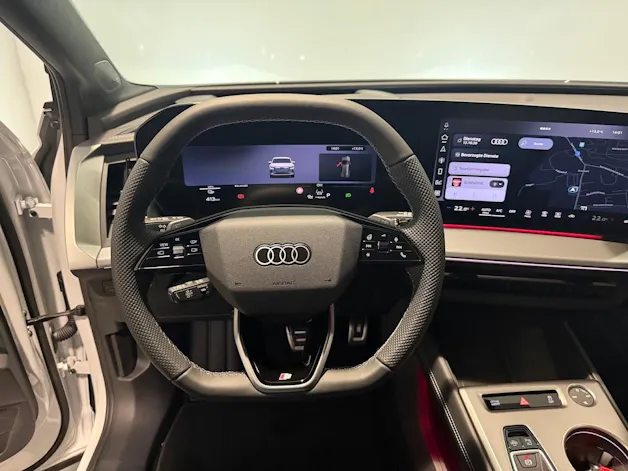 AUDI Q4 e-tron SUV quattro performance Attraction