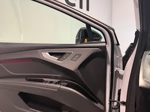 AUDI Q4 e-tron SUV quattro performance Attraction