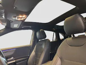 MERCEDES-BENZ EQA 300 Swiss Star AMG Line 4MATIC