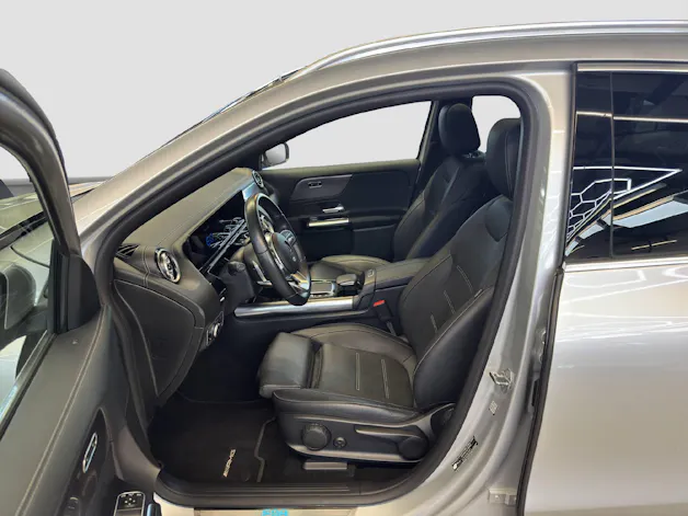 MERCEDES-BENZ EQA 300 Swiss Star AMG Line 4MATIC