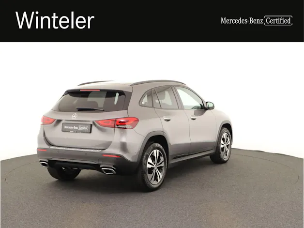MERCEDES-BENZ GLA 200 Progressive