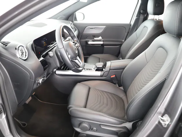 MERCEDES-BENZ GLA 200 Progressive