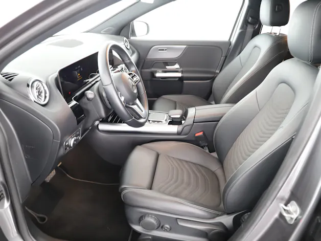 MERCEDES-BENZ GLA 200 Progressive