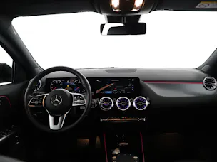 MERCEDES-BENZ GLA 200 Progressive