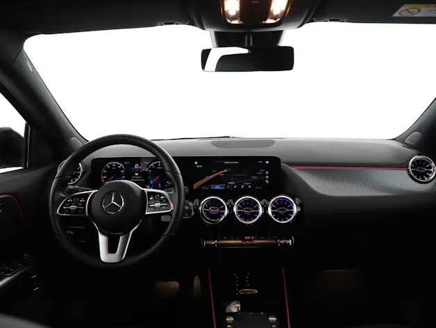 MERCEDES-BENZ GLA 200 Progressive