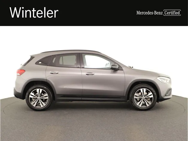 MERCEDES-BENZ GLA 200 Progressive