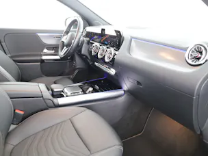 MERCEDES-BENZ GLA 200 Progressive
