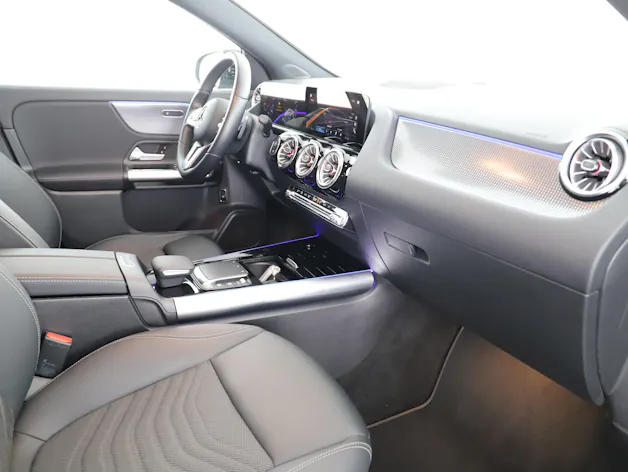 MERCEDES-BENZ GLA 200 Progressive