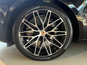 PORSCHE Macan GTS PDK