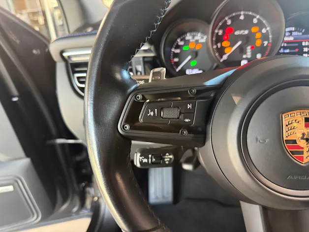 PORSCHE Macan GTS PDK