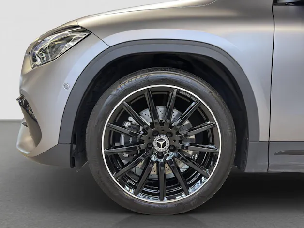 MERCEDES-BENZ GLA 250