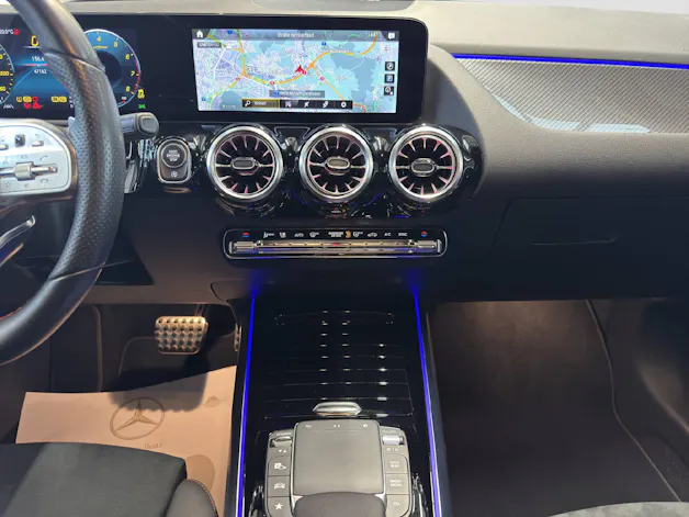 MERCEDES-BENZ GLA 250