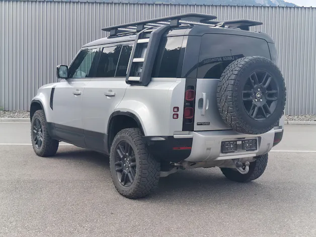 Land Rover Defender 110 P400 I6 First Edition 3.0 MHEV AT8