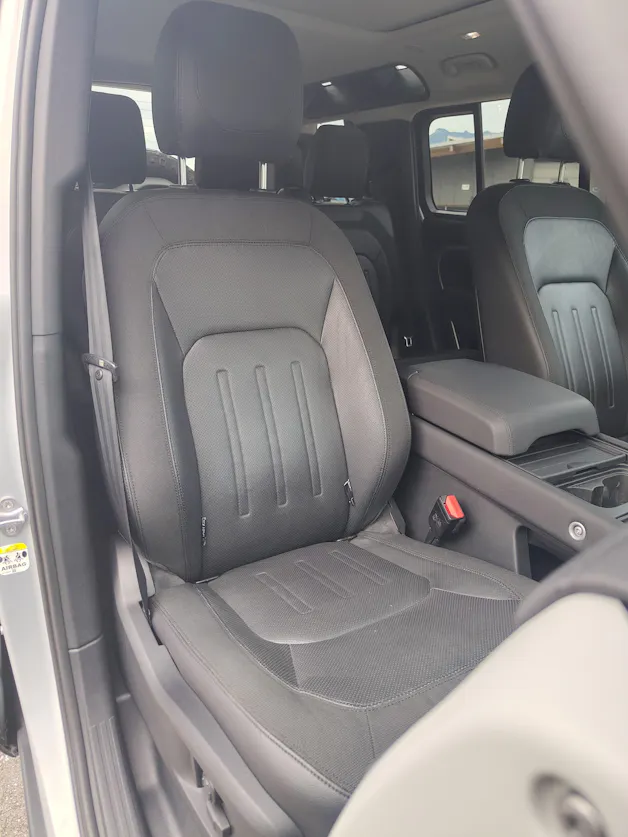 Land Rover Defender 110 P400 I6 First Edition 3.0 MHEV AT8
