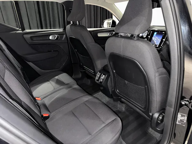 VOLVO XC40 B4 Benzin Mild Hybrid AWD Momentum Geartronic | 1.Hand | AHK |