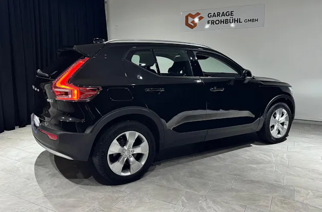 VOLVO XC40 B4 Benzin Mild Hybrid AWD Momentum Geartronic | 1.Hand | AHK |