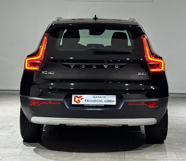 VOLVO XC40 B4 Benzin Mild Hybrid AWD Momentum Geartronic | 1.Hand | AHK |