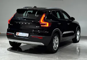 VOLVO XC40 B4 Benzin Mild Hybrid AWD Momentum Geartronic | 1.Hand | AHK |