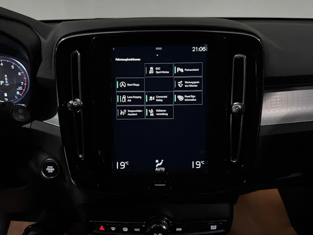 VOLVO XC40 B4 Benzin Mild Hybrid AWD Momentum Geartronic | 1.Hand | AHK |