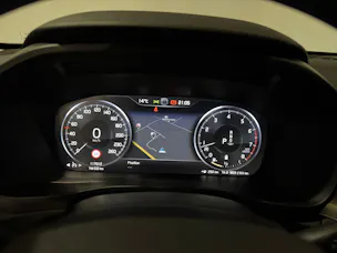 VOLVO XC40 B4 Benzin Mild Hybrid AWD Momentum Geartronic | 1.Hand | AHK |
