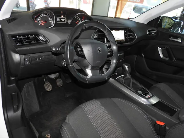 PEUGEOT 308 1.2 Turbo 110CV Allure